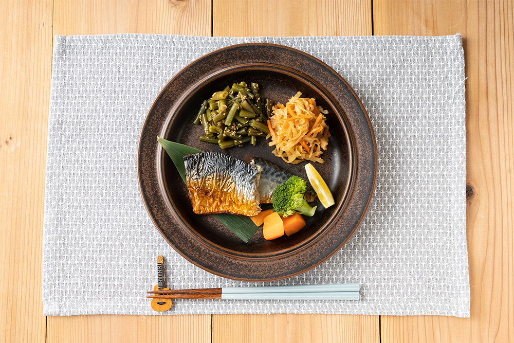 長崎県産 さばの塩焼き / いんげんの胡麻和え / 切干大根煮