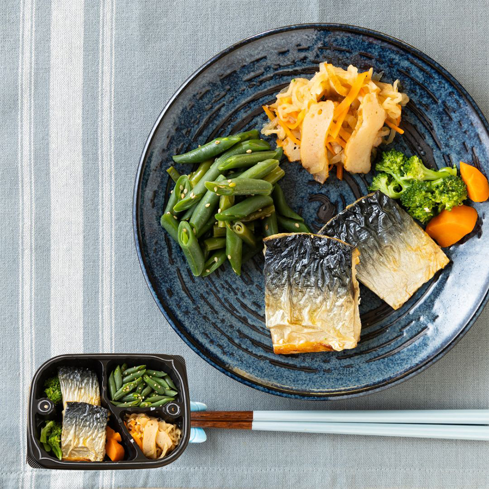 主菜 : 長崎県産 さばの塩焼き / 副菜 : いんげんの胡麻和え、切干大根煮